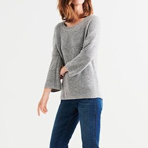 L u c k y  B r a n d • Bell sleeve crew sweater